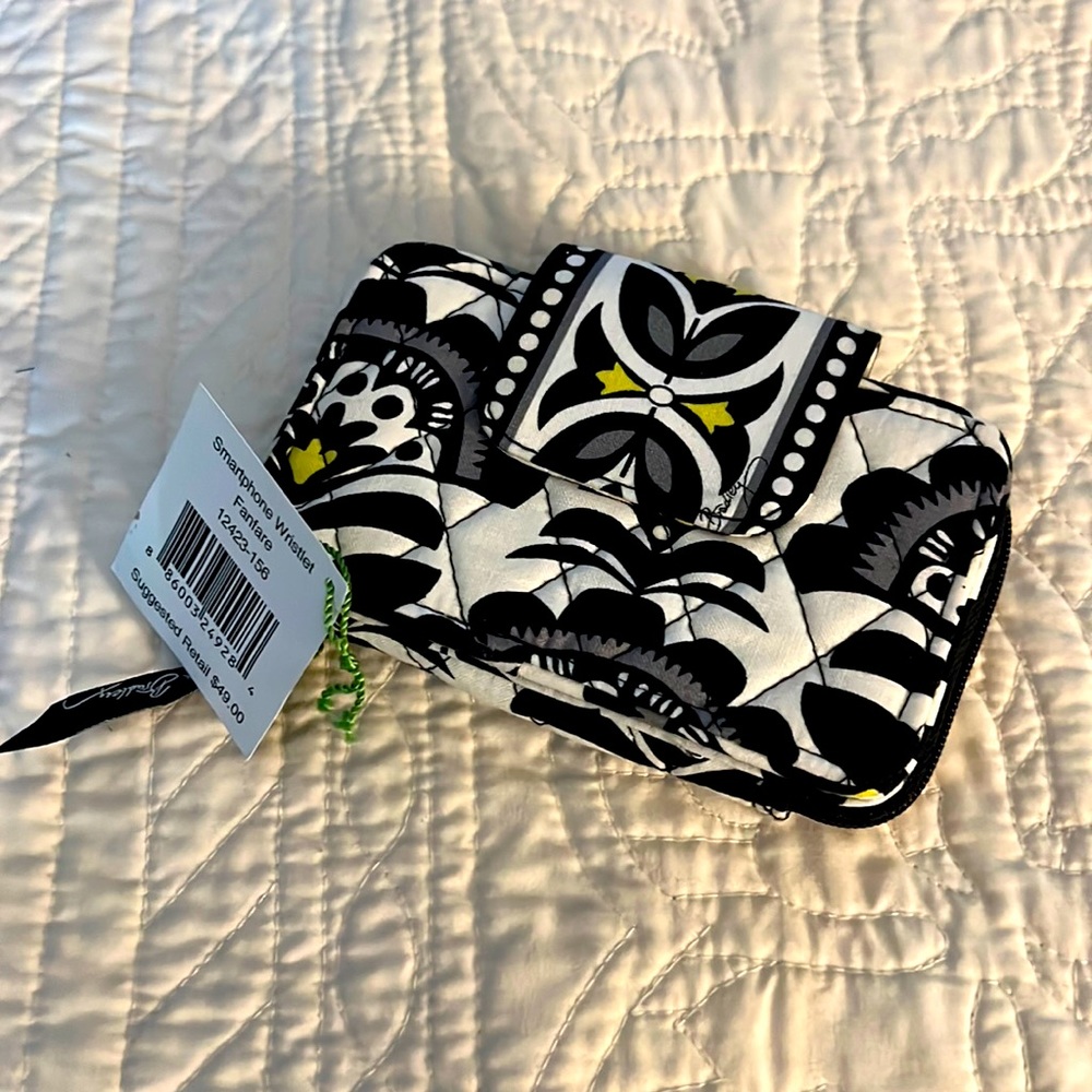 Vera Bradley Wristlet - BRAND NEW WITH TAGS